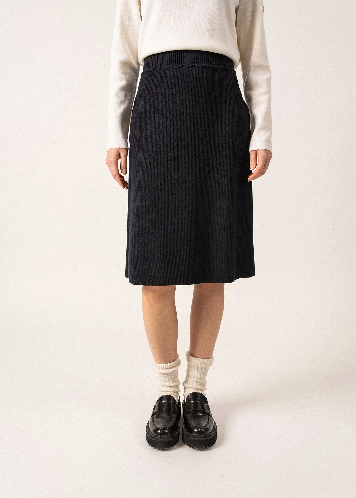 ARTIGUES - Wool Skirt with Pockets and Back Slit (NAVY)