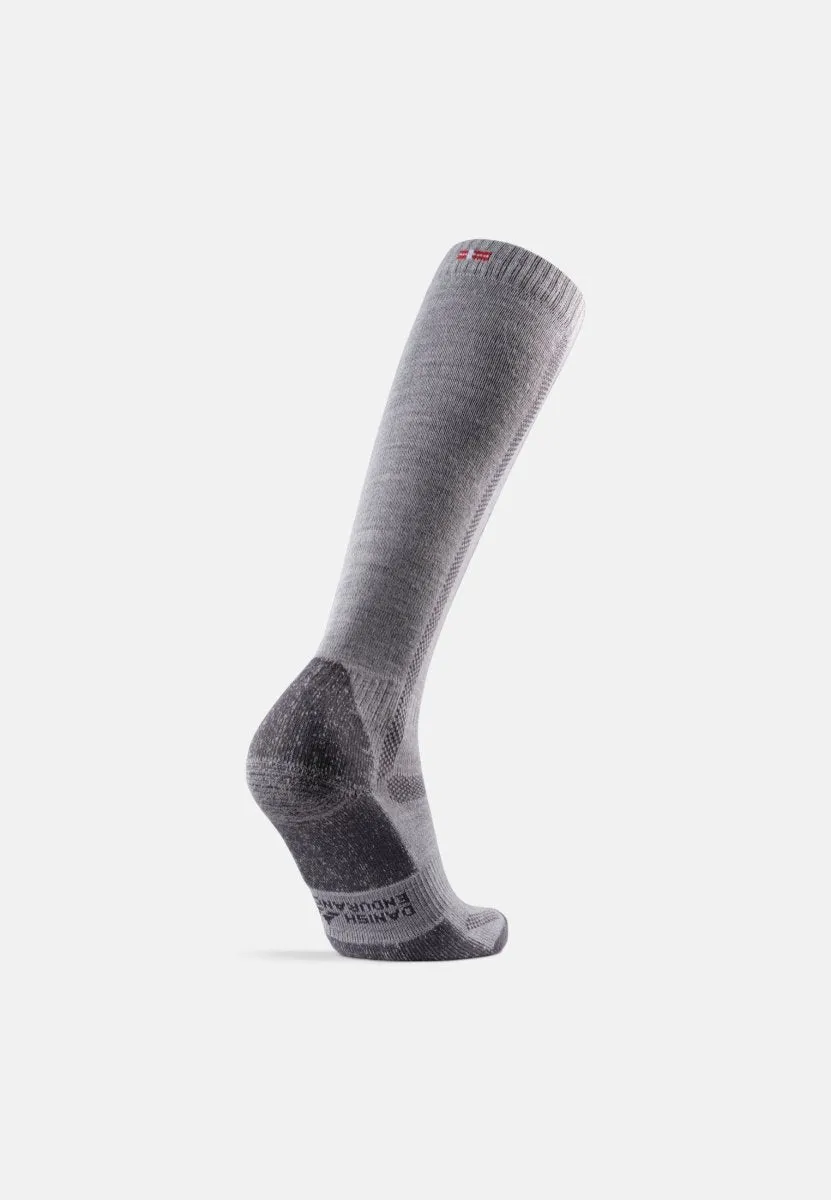 KNEE-HIGH MERINO HIKING SOCKS