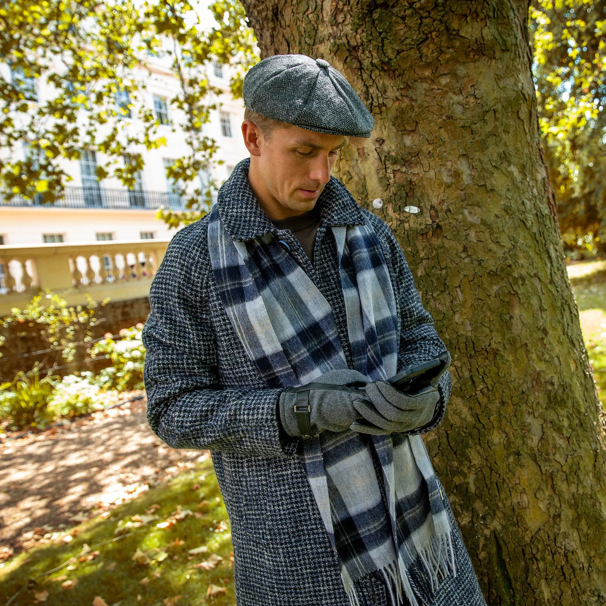 Men’s Touchscreen Lined Flannel and Leather Gloves