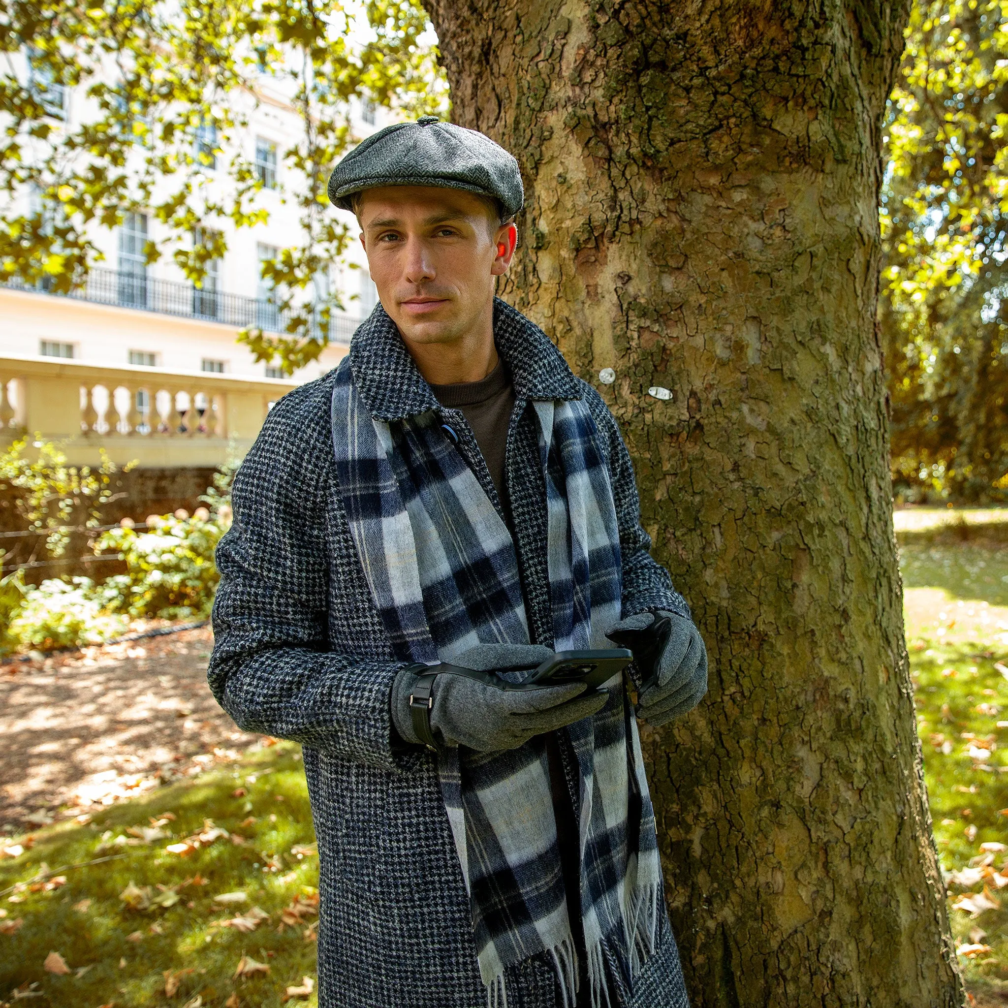 Men’s Touchscreen Lined Flannel and Leather Gloves