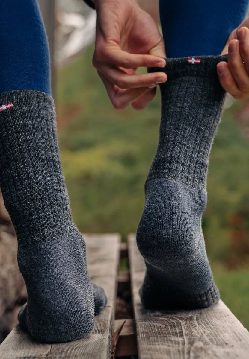 PREMIUM HIKING SOCKS