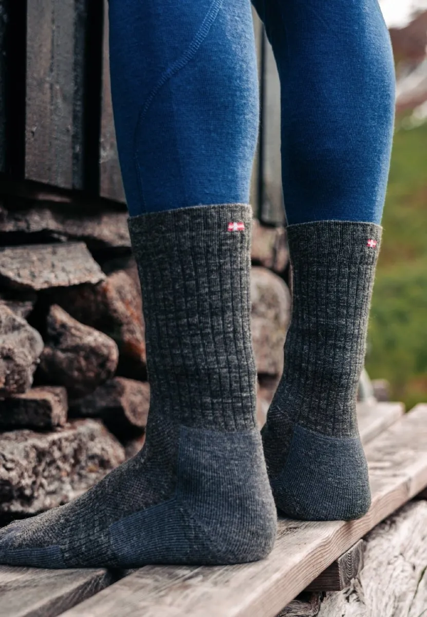 PREMIUM HIKING SOCKS