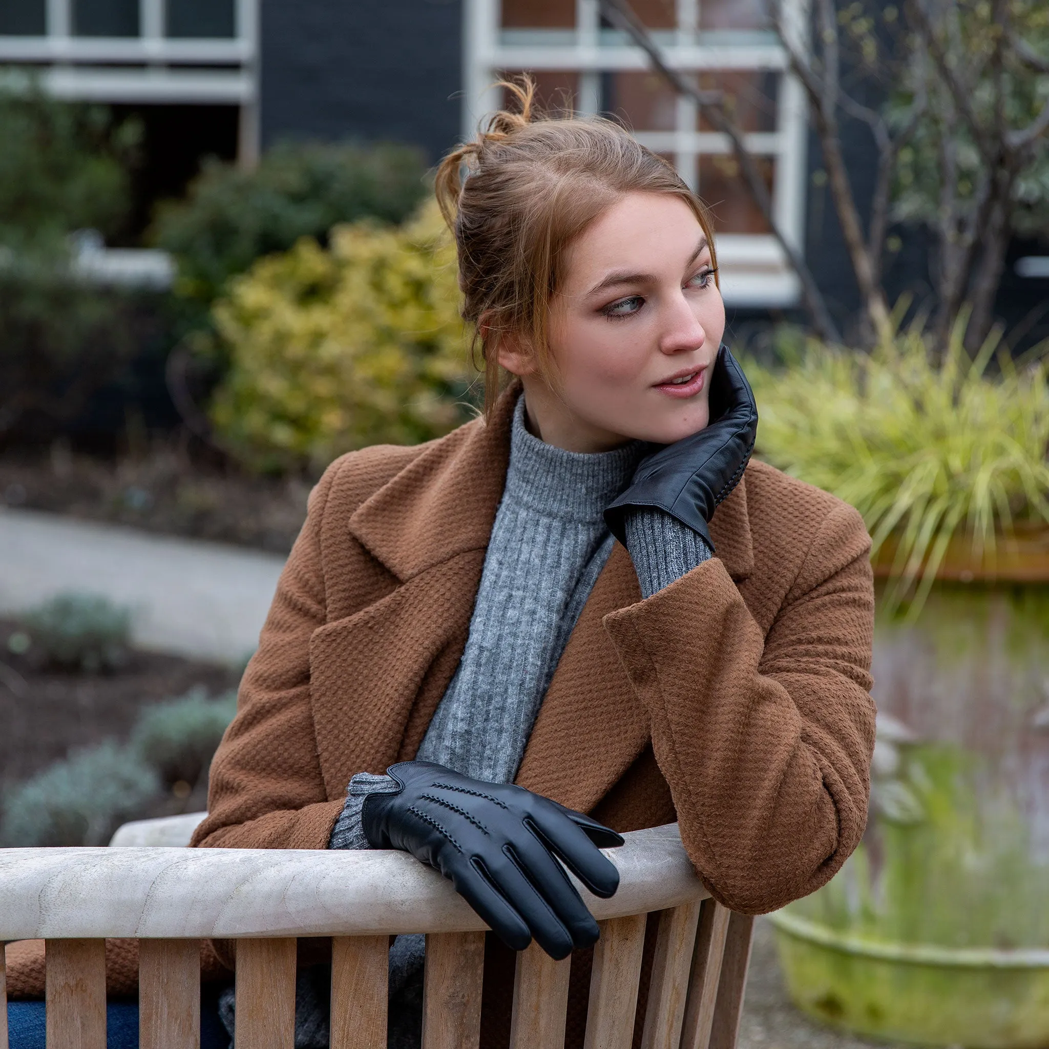 Women’s Three-Point Wool Blend-Lined Leather Gloves with Knitted Cuffs