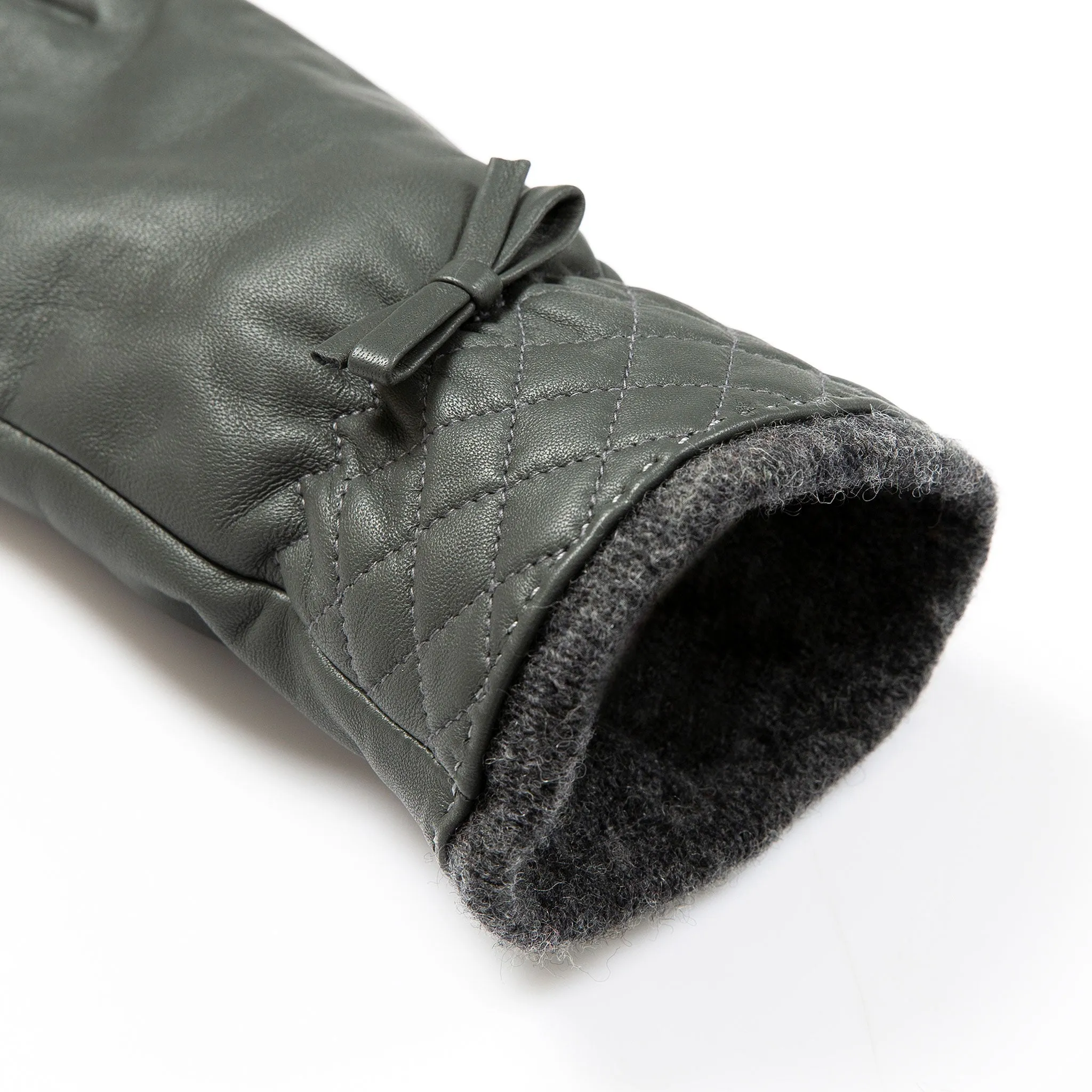 Women’s Wool-Lined Leather Gloves with Quilted Cuffs and Bow